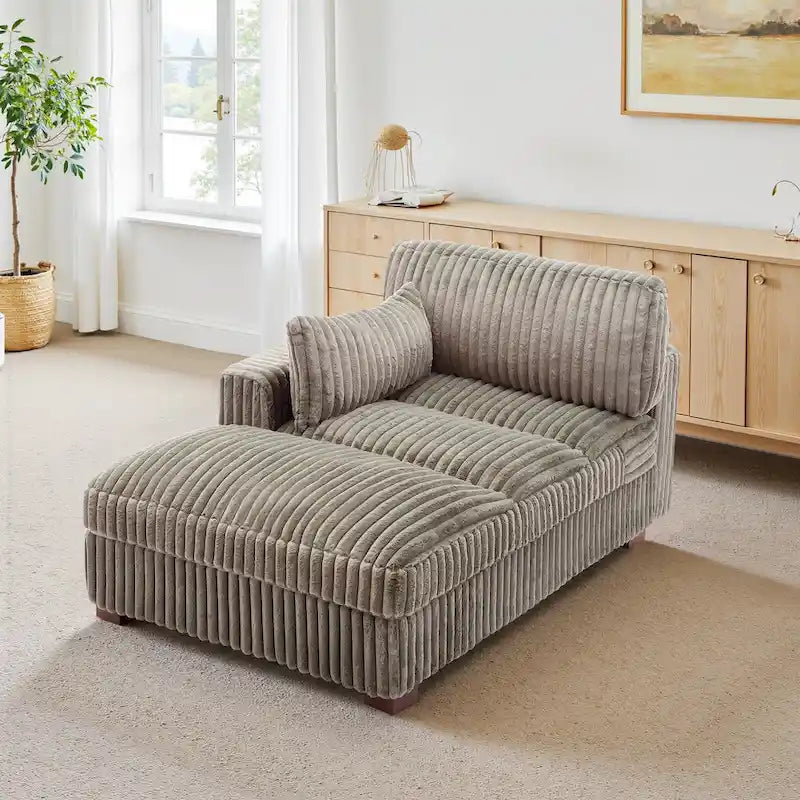 Chaise longue imbottita e morbida per interni