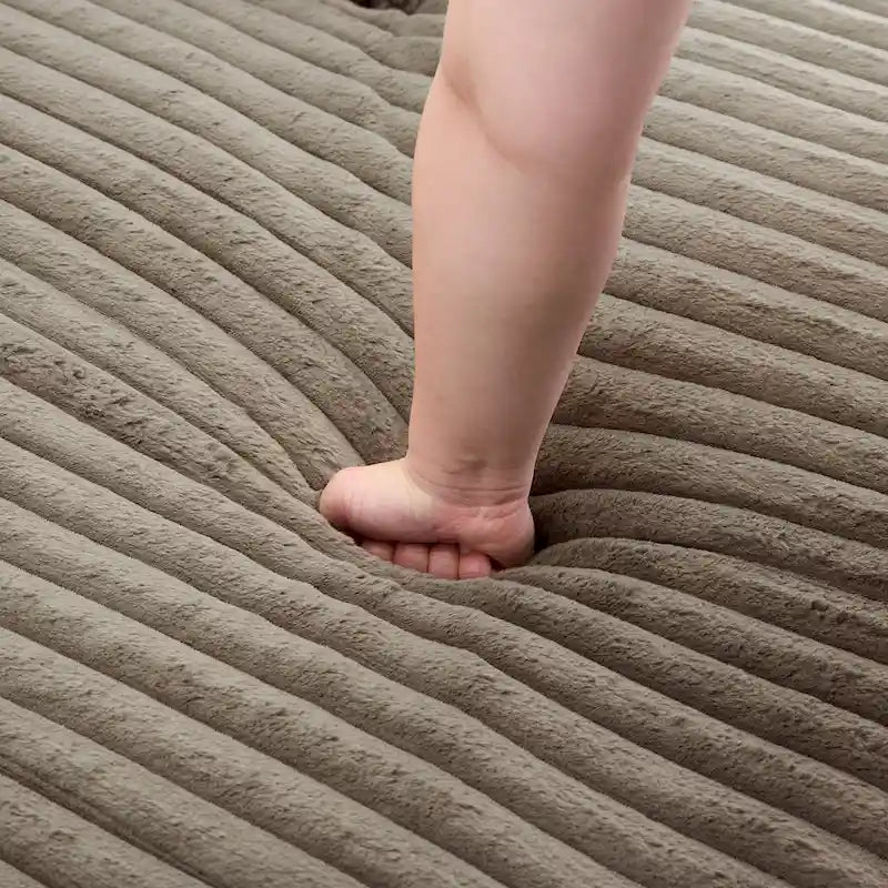 Chaise longue imbottita e morbida per interni