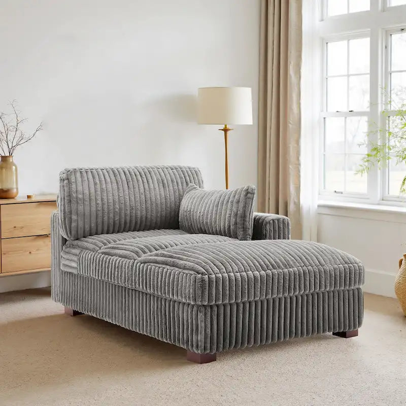 Chaise longue imbottita e morbida per interni