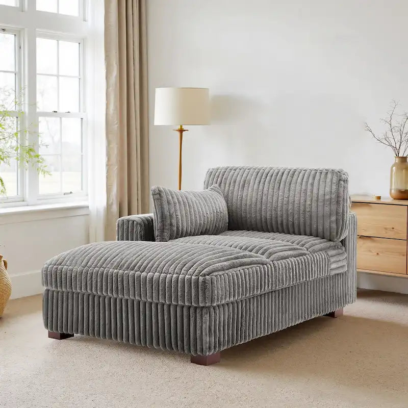 Chaise longue imbottita e morbida per interni