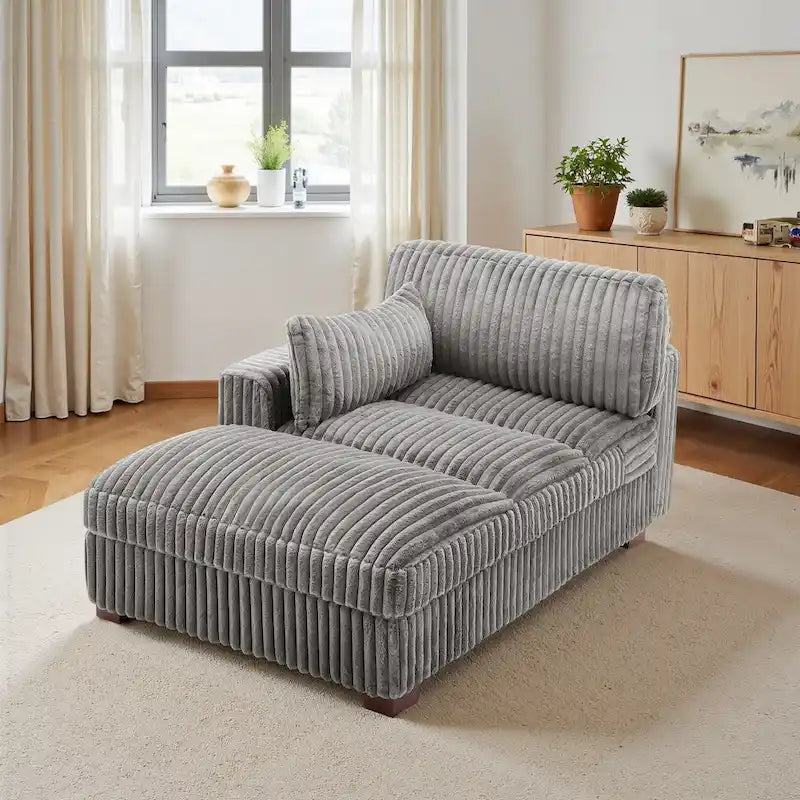Chaise longue imbottita e morbida per interni