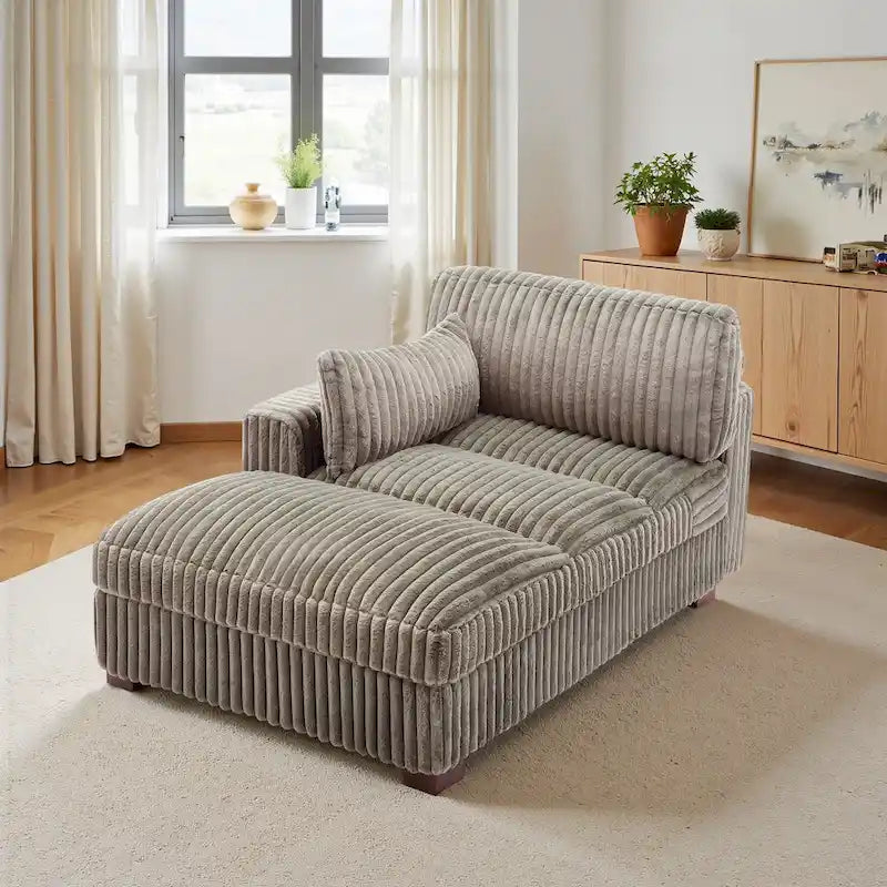 Chaise longue imbottita e morbida per interni