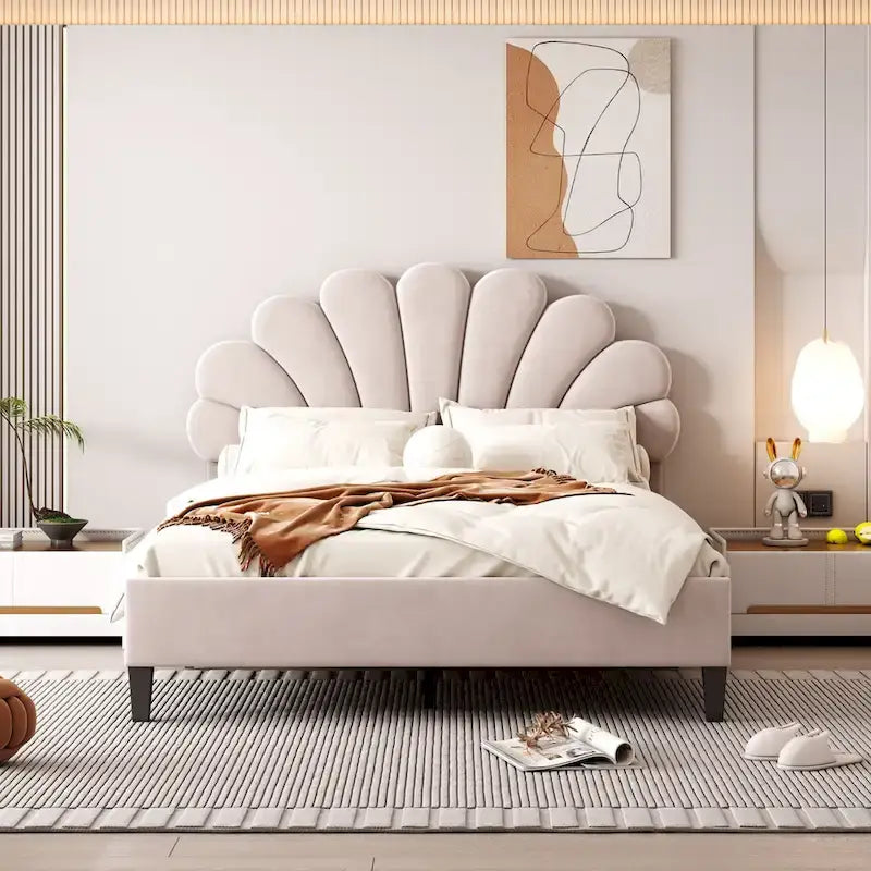 Letto a piattaforma matrimoniale con testiera floreale