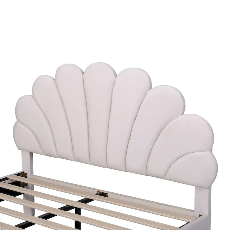 Letto a piattaforma matrimoniale con testiera floreale
