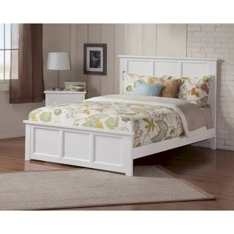 Letto matrimoniale con base e pediera abbinata in bianco